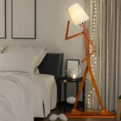 160 cm Hohe Stehlampe aus Holz Dekorative Humanoide Eckleuchte Natur