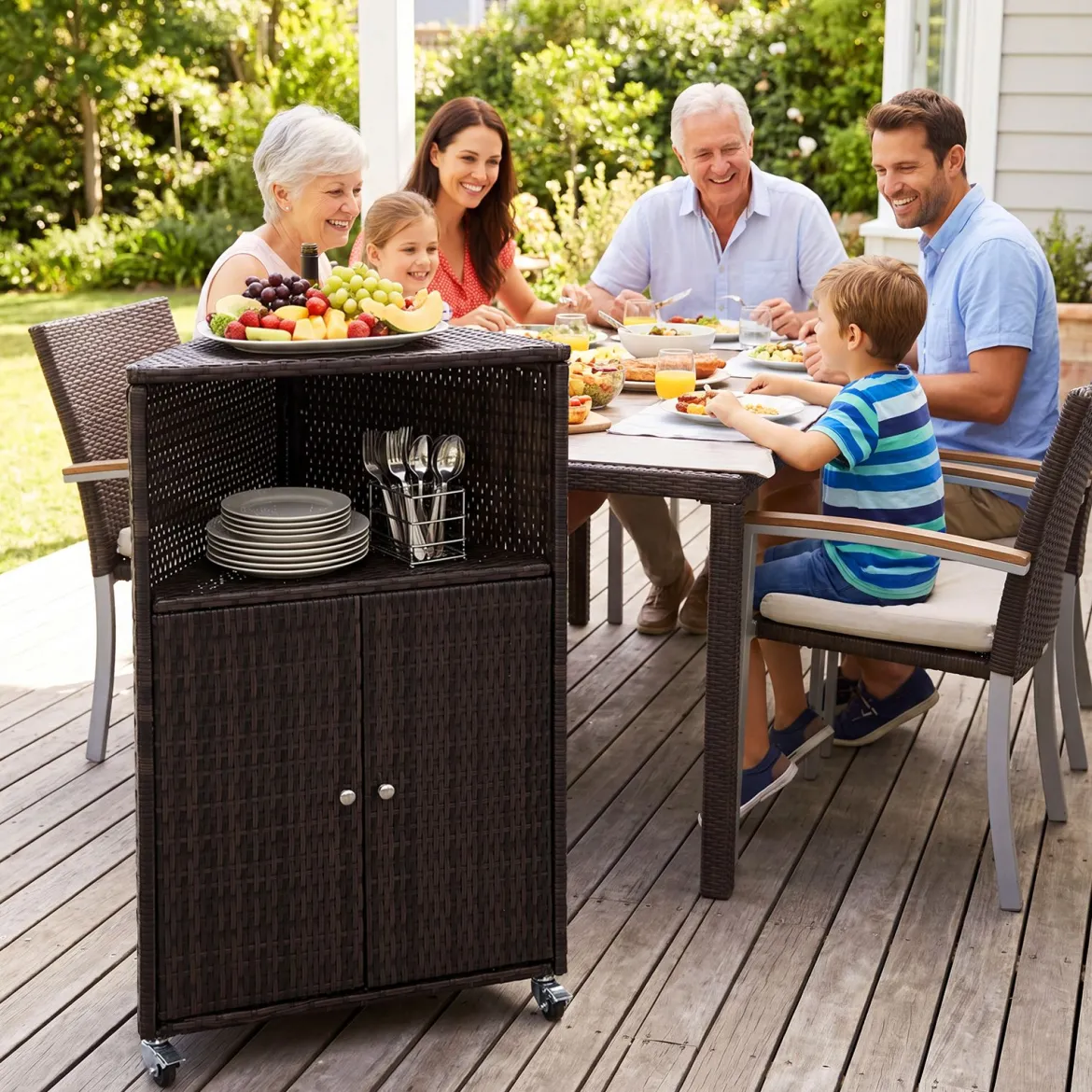 Eckschrank Rattan Outdoor Aufbewahrungsschrank mit 3 Ablagen 2 Türen und Feststellbaren Rollen