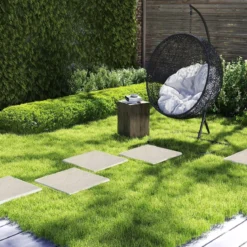8er Set Trittsteine für Garten Gehwegplatten aus Polypropylen Steinplatten inkl. 32 Erdspießen 39,5 x 39,5 cm Beige