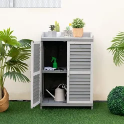 Holz Gartenschrank mit Metall-Platte & 2 Lagerregalen & aufrollbaren Türen Grau