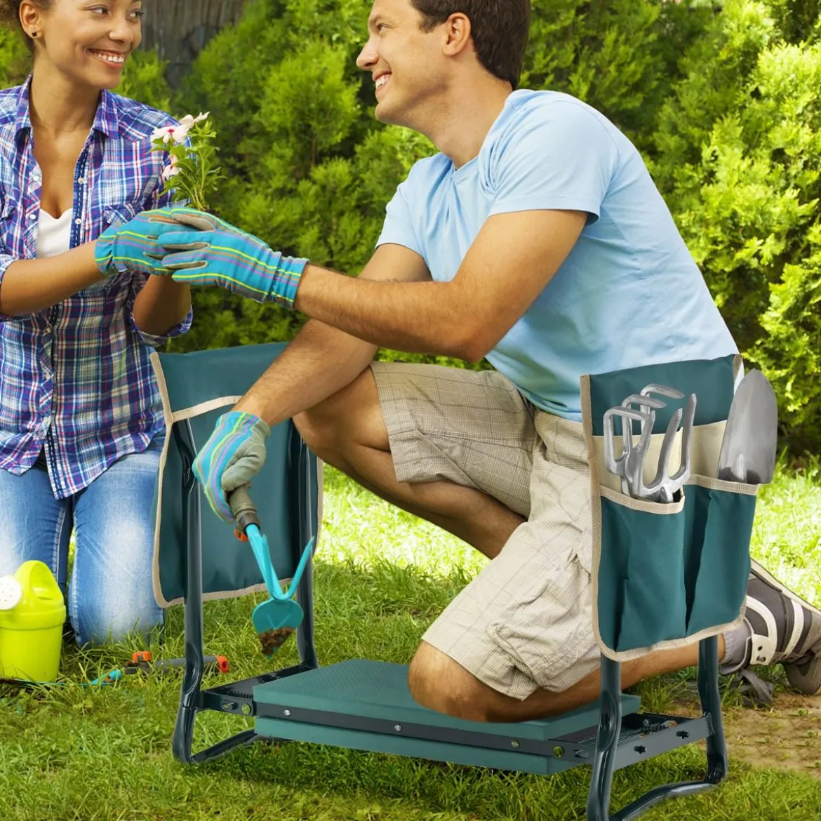 2 in 1 Kniebank für Gartenarbeit mit 2 Werkzeugtaschen Klappbar 58 x 27,5 x 50 cm Grün