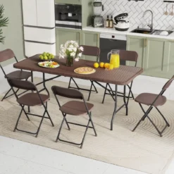 Klappbarer Gartentisch in Rattanoptik mit HDPE-Tischplatte & Tragegriff Campingtisch