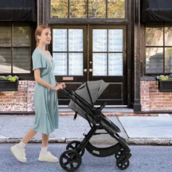 Klappbarer Kinderwagen mit Verstellbarem Verdeck & Aufbewahrungskorb Leichter Kinderbuggy