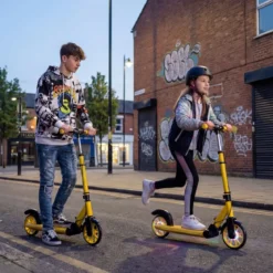 Klappbar Roller Scooter mit 2 Leuchtenden Rädern & Ständer Höhenverstellbar Tretroller Gelb