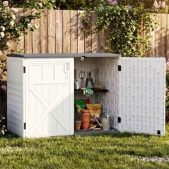 Outdoor Gartenschrank HDPE horizontale Gartenbox mit 3 Ebenen verstellbarem Regal abschließbarem Deckel & Türen