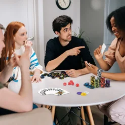 Pokerset mit 500 Laser-Chips & 2 Spielkarten & 5 Würfeln & 3 Händler-Chips & 2 Schlüsseln Pokerkoffer