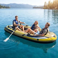 PVC-Schlauchboot für 4 Personen Aufblasbares Angelboot mit 3 Luftkammern 2 Paddeln 305 x 136 x 42 cm