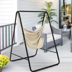 Robuster Stahl Hängeschaukel mit Ständer für drinnen und draußen 125 x 114 x 165 cm Beige