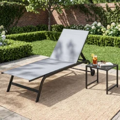 Sonnenliege mit Rollen und Beistelltisch Outdoor Liegestuhl bis 150 kg Tragbar Grau/Schwarz/Braun