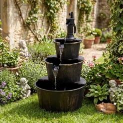 3-stufiger Gartenbrunnen mit Pumpe im Täuschend Echten Holzfass-Design 52 x 60 x 92,5 cm