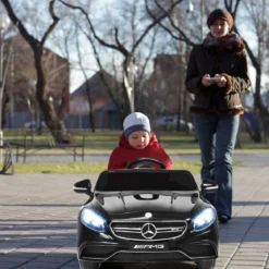 12V Kinderauto mit 2,4G-Fernbedienung Batteriebetriebenes Fahrzeug 120 x 70 x 52 cm Schwarz