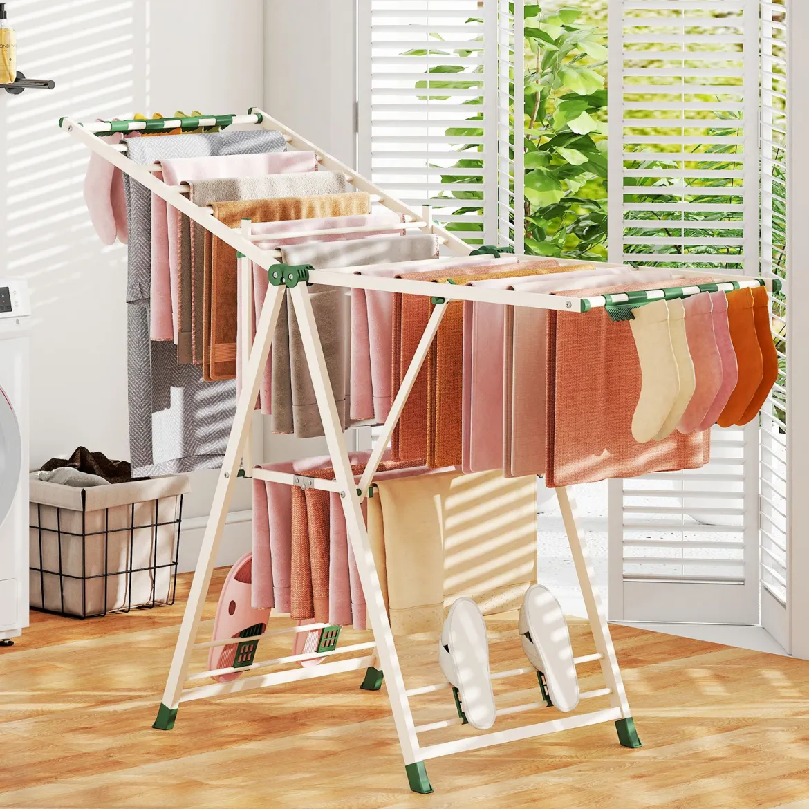 Wäscheständer klappbar mit verstellbaren Flügeln Sockenklammern & Schuhablage Wäschetrockner ausziehbar Beige 163 cm