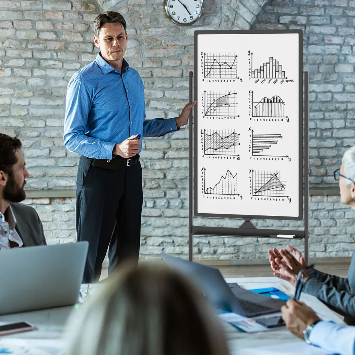 60 x 100 cm Doppelseitiges Magnetisches Whiteboard mit Rollen & Ständer & Stiftablage Schwarz